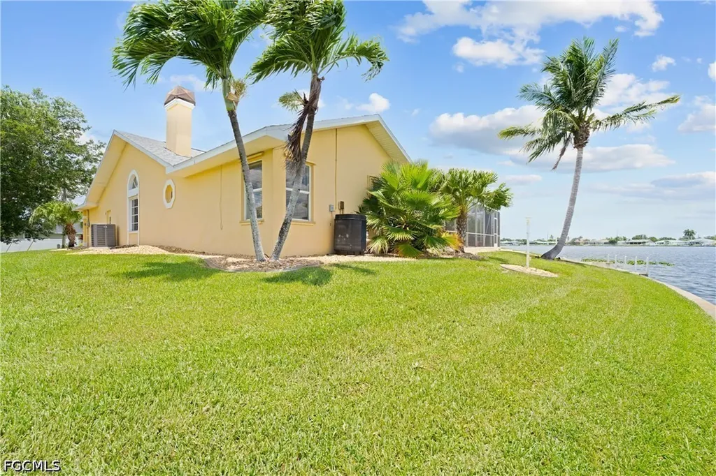 102 SW 9th Street Cape Coral FL 33991