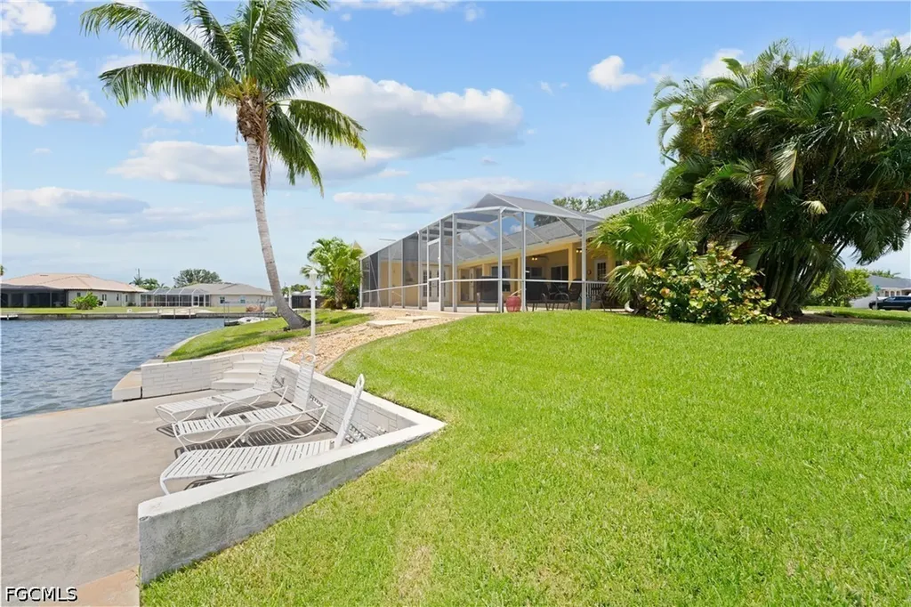 102 SW 9th Street Cape Coral FL 33991