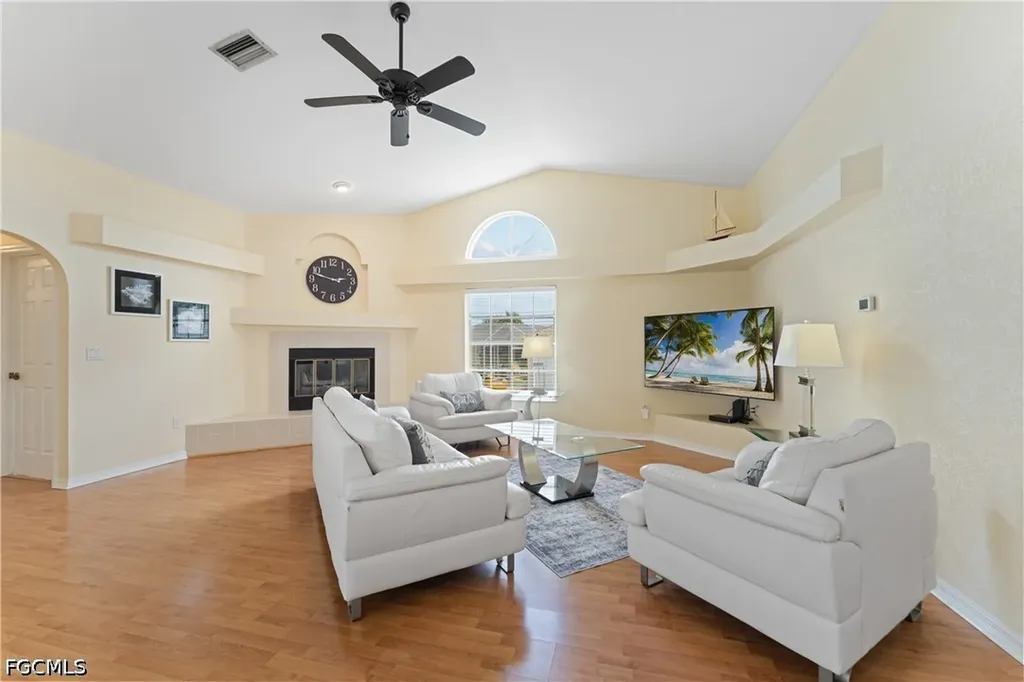 102 SW 9th Street Cape Coral FL 33991
