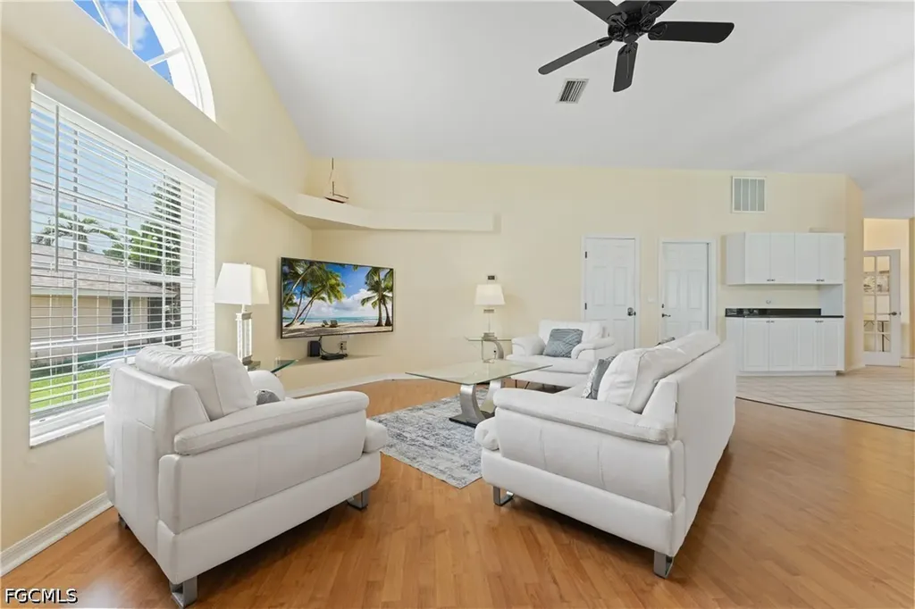 102 SW 9th Street Cape Coral FL 33991