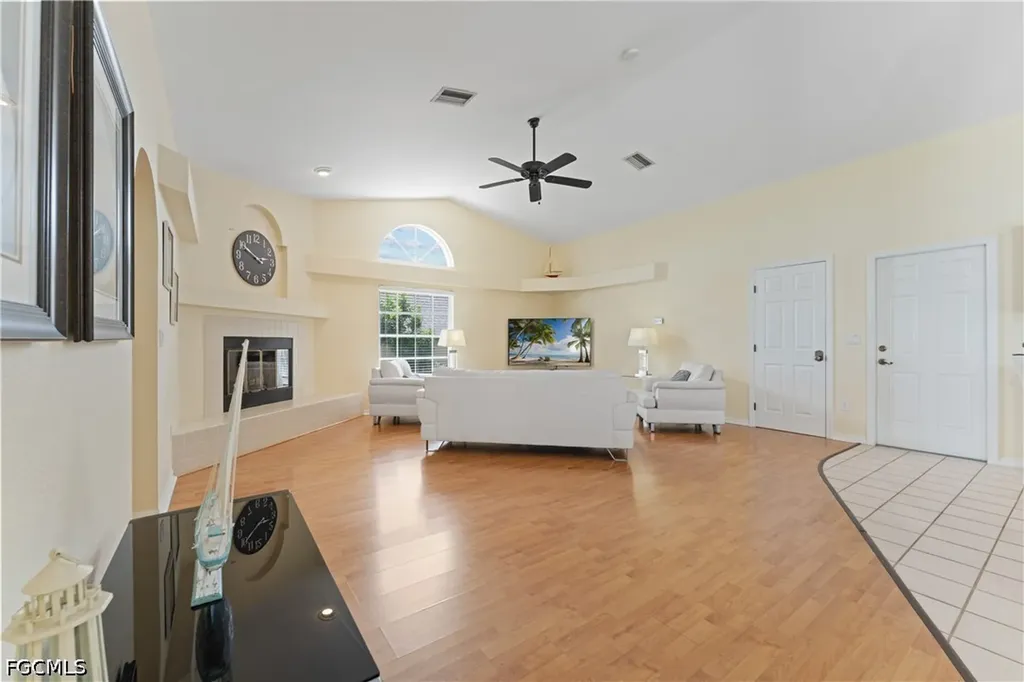 102 SW 9th Street Cape Coral FL 33991