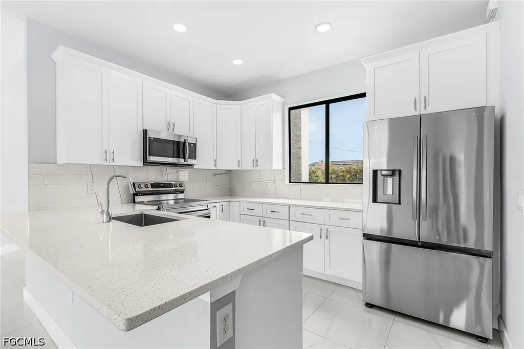 2716 Diplomat Parkway W Cape Coral FL 33993