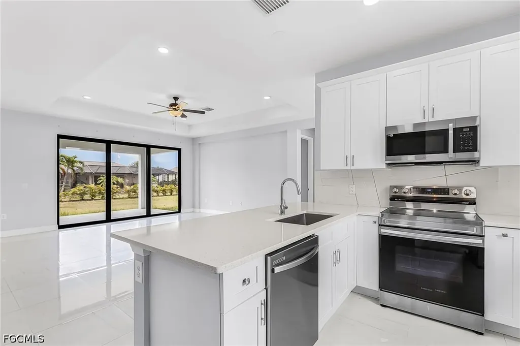 2716 Diplomat Parkway W Cape Coral FL 33993