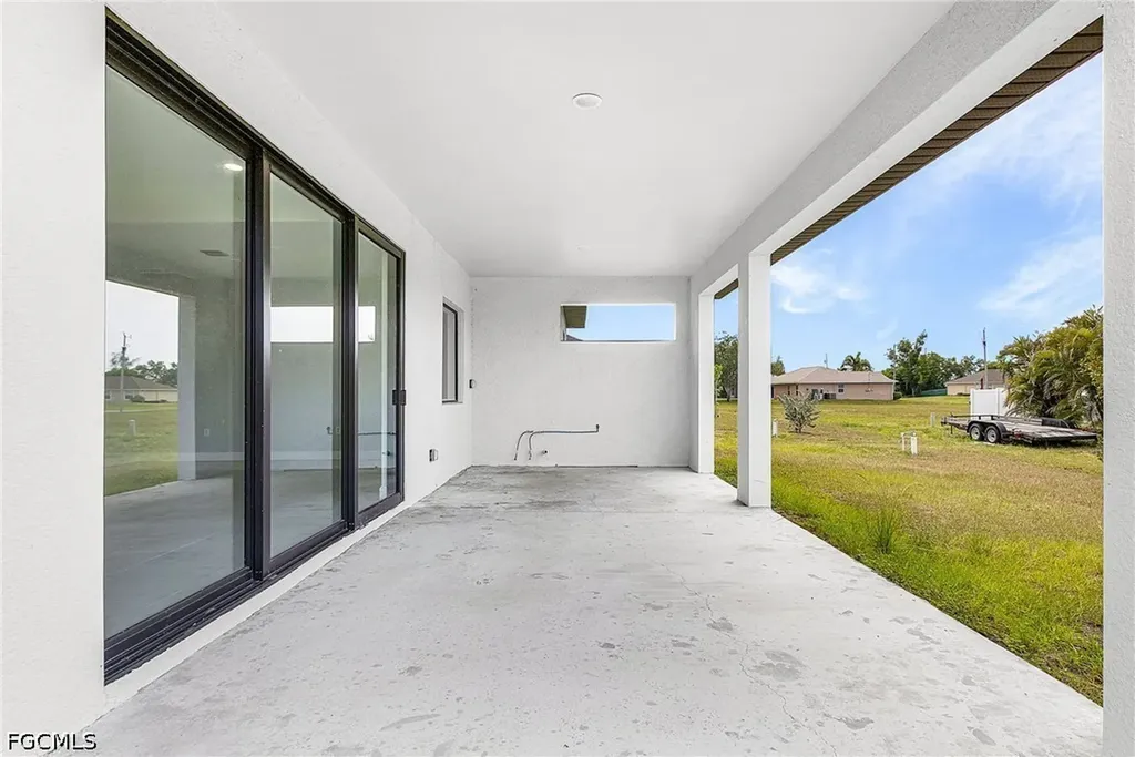 2716 Diplomat Parkway W Cape Coral FL 33993