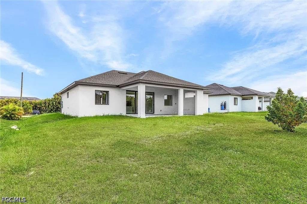 2716 Diplomat Parkway W Cape Coral FL 33993