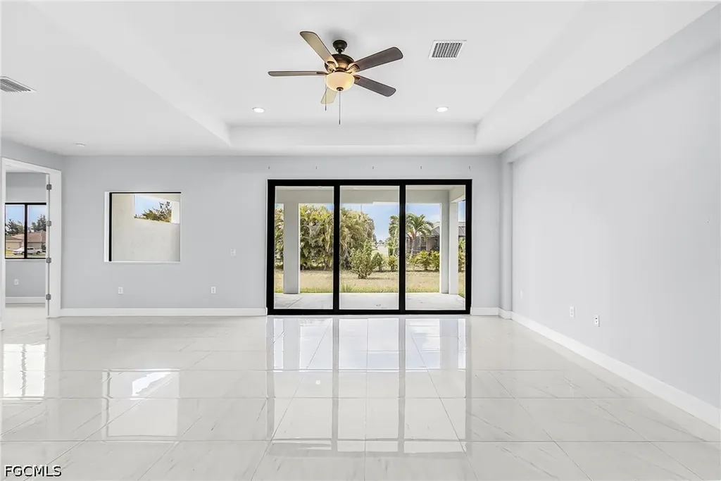 2716 Diplomat Parkway W Cape Coral FL 33993