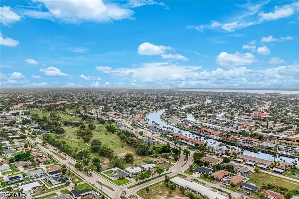 4524 Country Club Boulevard Cape Coral FL 33904