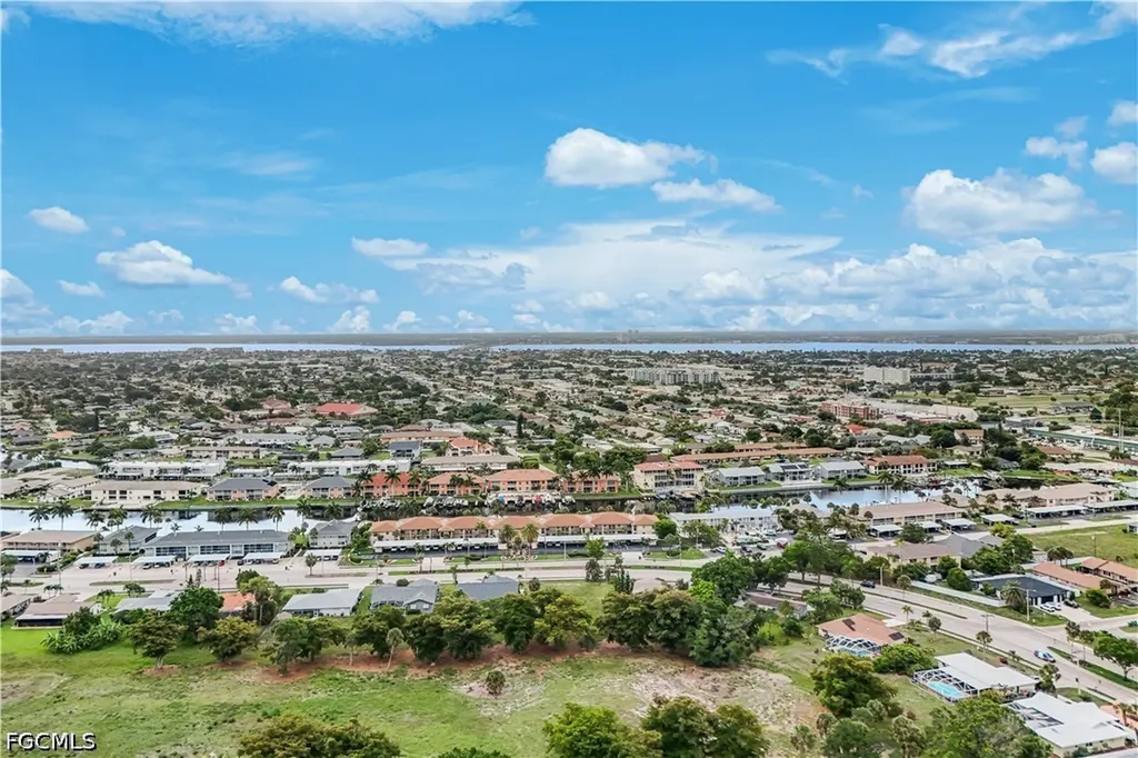 4524 Country Club Boulevard Cape Coral FL 33904