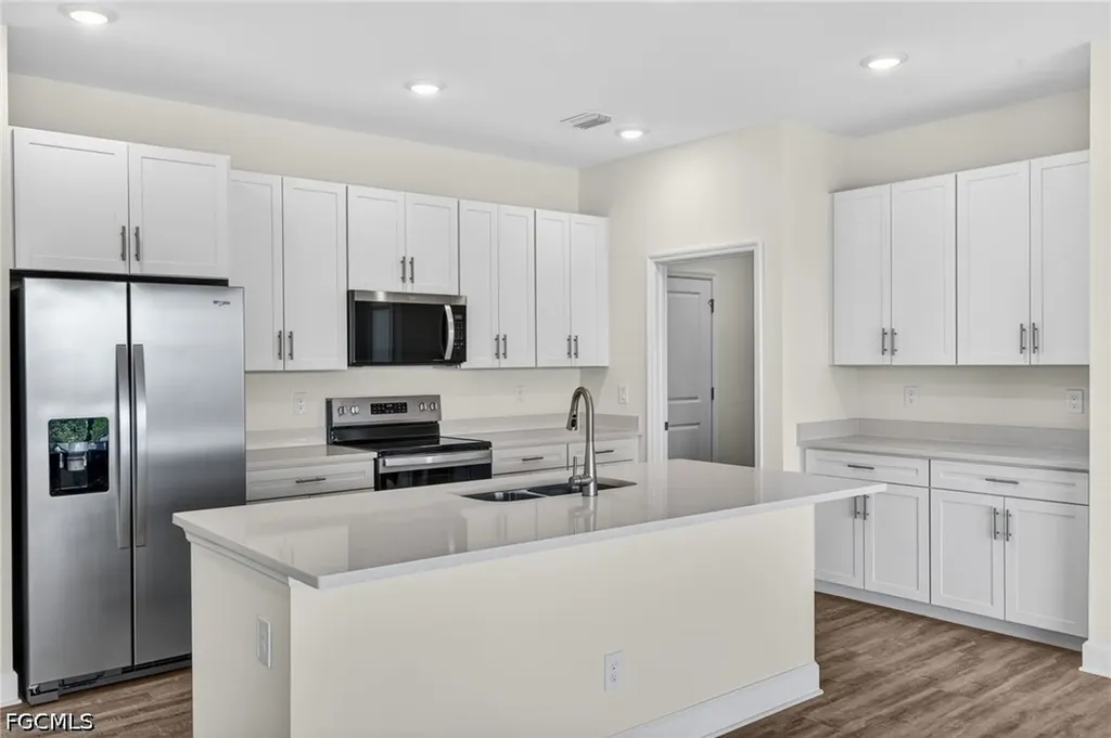 2032 NW 2nd Avenue Cape Coral FL 33993
