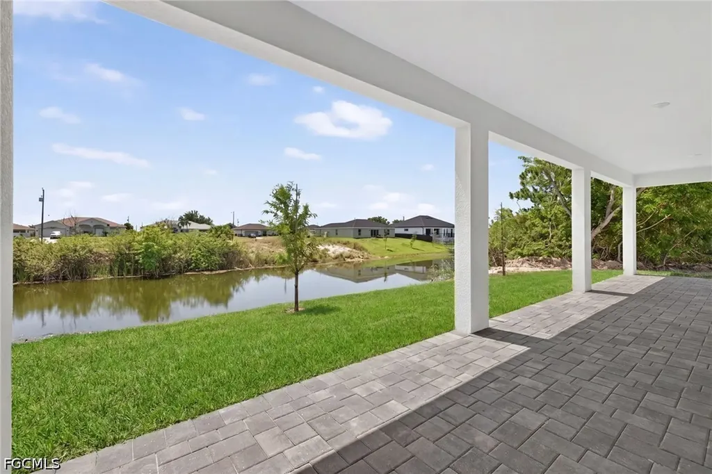 2032 NW 2nd Avenue Cape Coral FL 33993