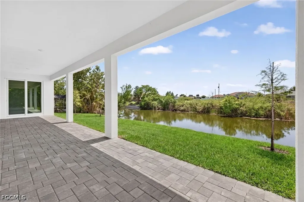 2032 NW 2nd Avenue Cape Coral FL 33993