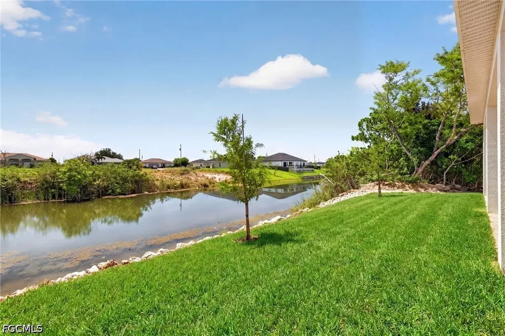 2032 NW 2nd Avenue Cape Coral FL 33993