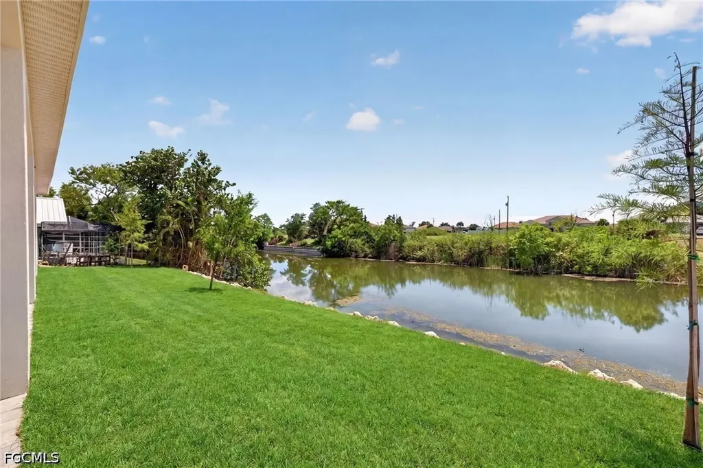 2032 NW 2nd Avenue Cape Coral FL 33993