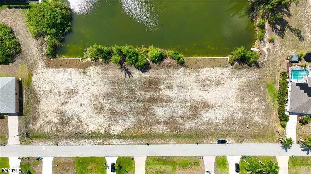 1313 NW 20th Court Cape Coral FL 33993
