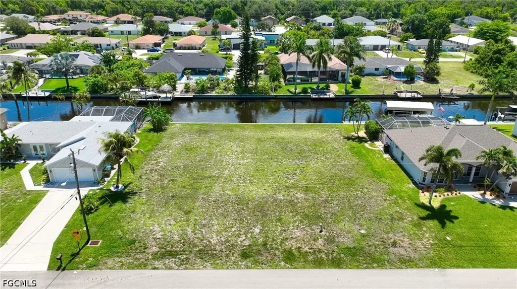 1041 SE 23rd Avenue Cape Coral FL 33990
