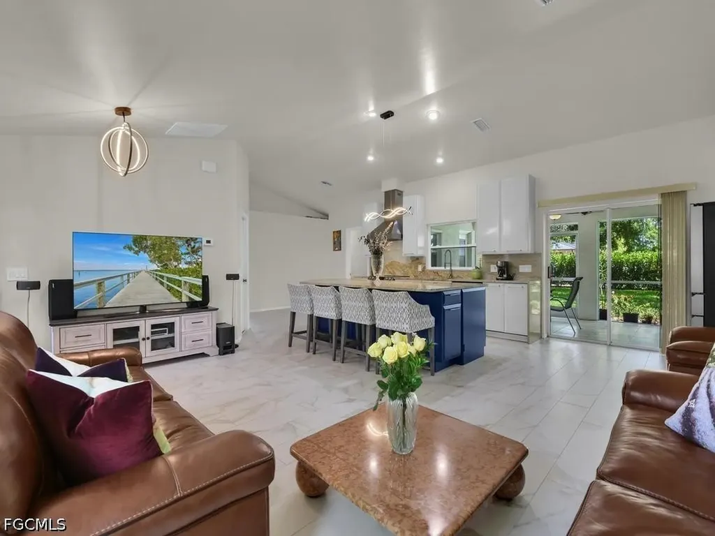 206 SE 28th Terrace Cape Coral FL 33904