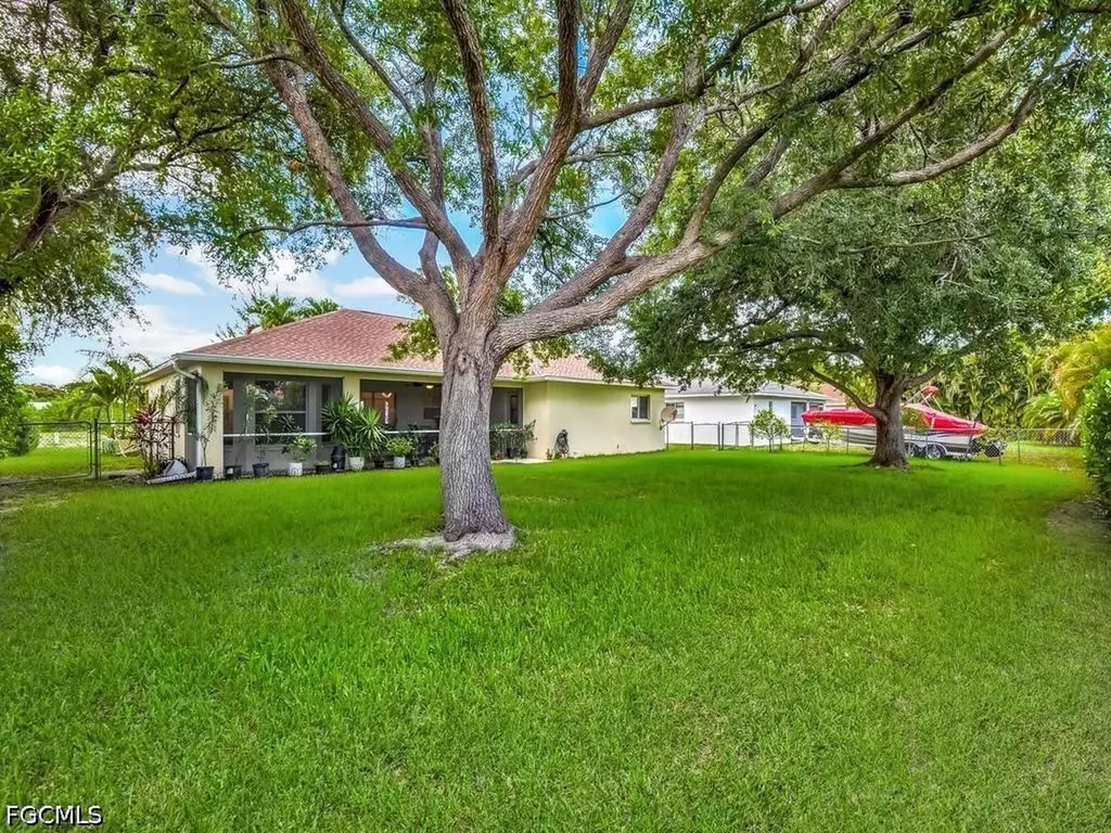 206 SE 28th Terrace Cape Coral FL 33904