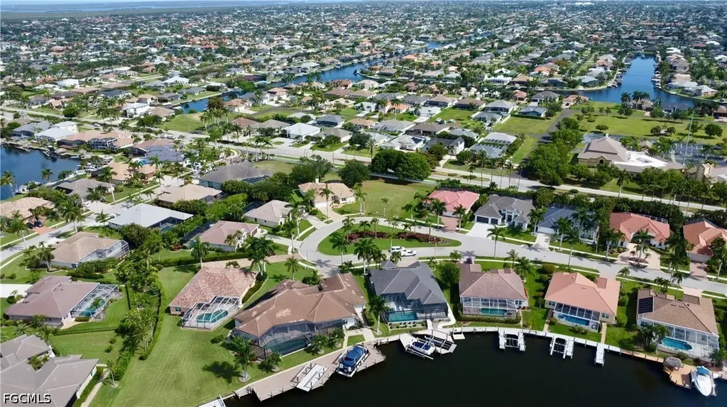 1907 Lagoon Lane Cape Coral FL 33914