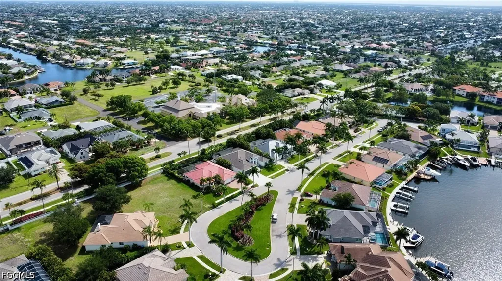1907 Lagoon Lane Cape Coral FL 33914