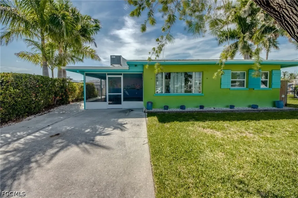 2567 Cay Cove Matlacha FL 33993