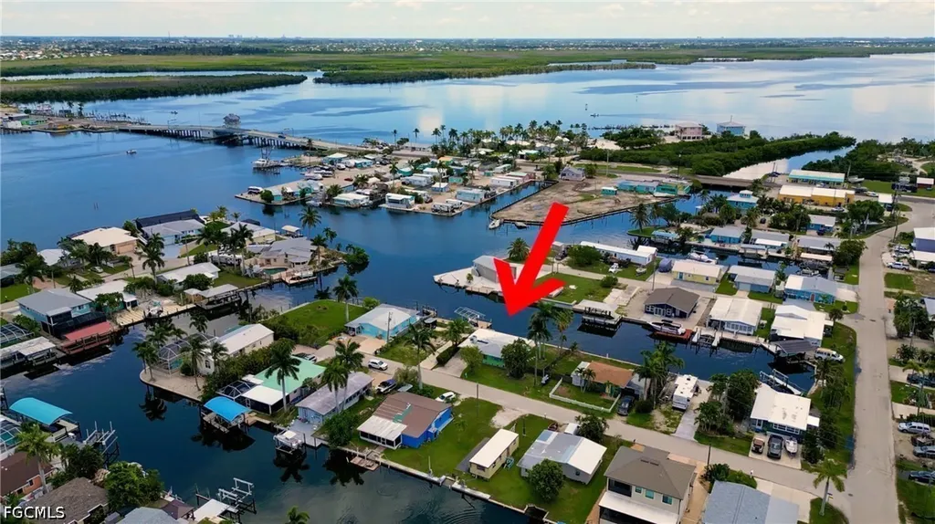 2567 Cay Cove Matlacha FL 33993