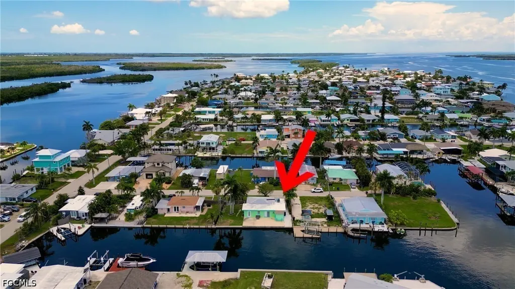 2567 Cay Cove Matlacha FL 33993
