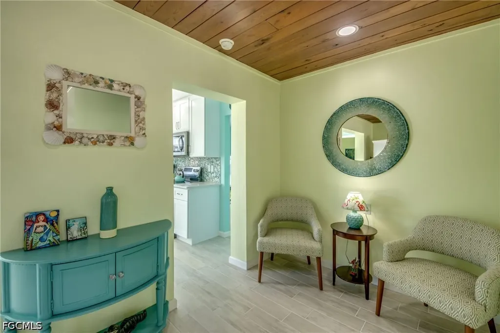 2567 Cay Cove Matlacha FL 33993