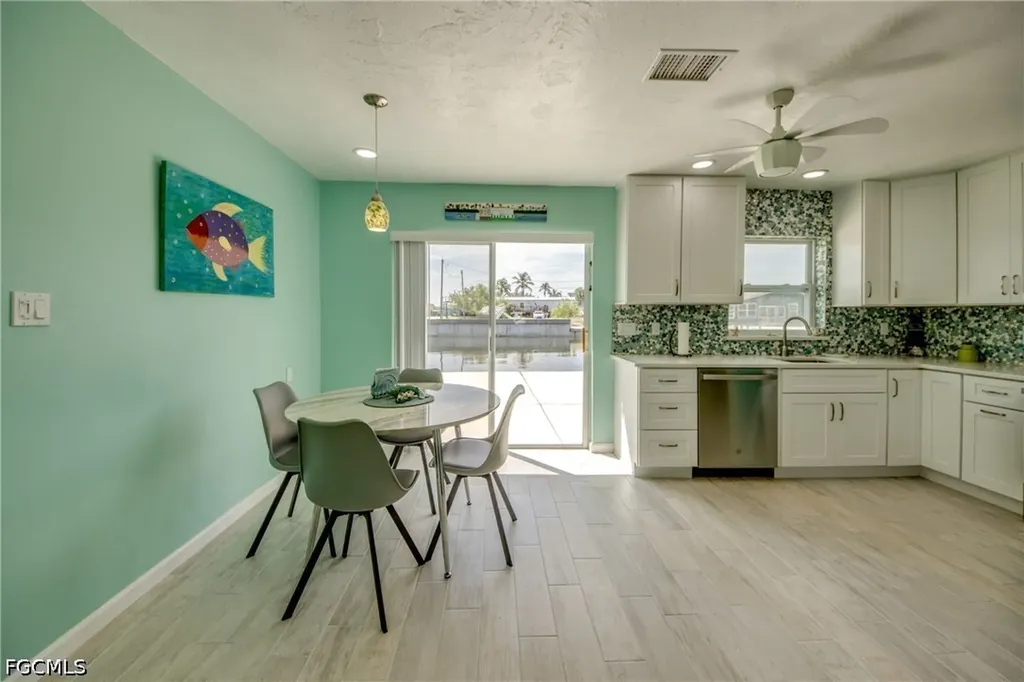 2567 Cay Cove Matlacha FL 33993