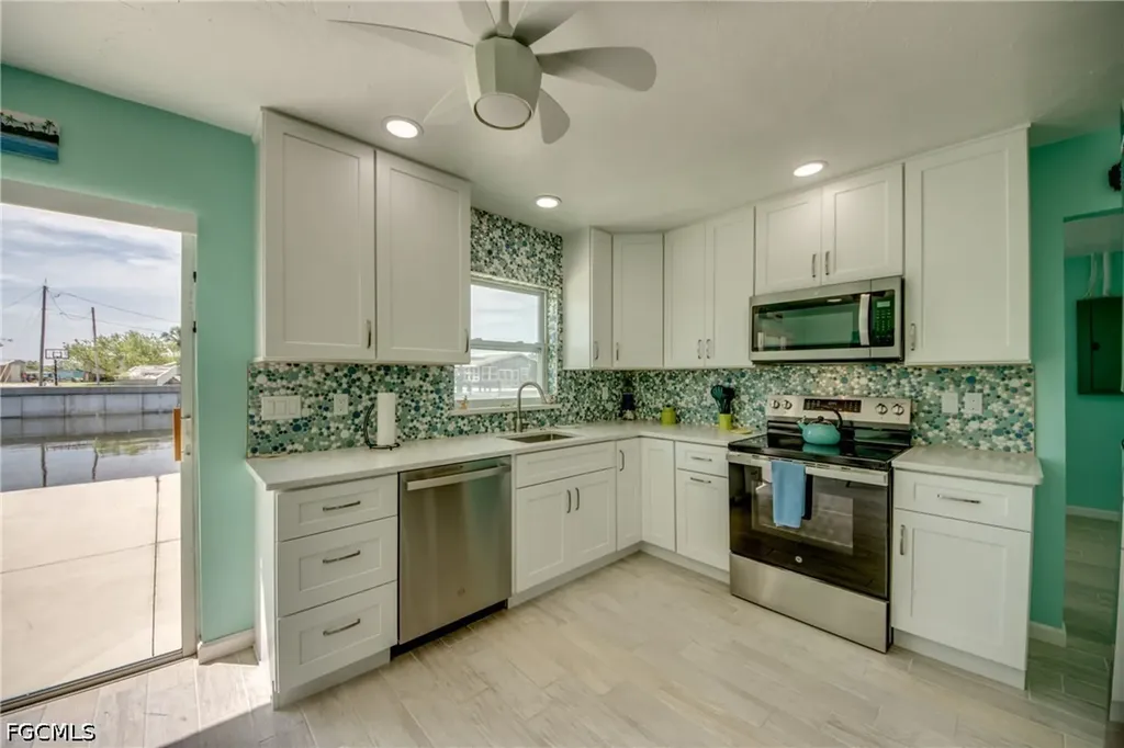 2567 Cay Cove Matlacha FL 33993