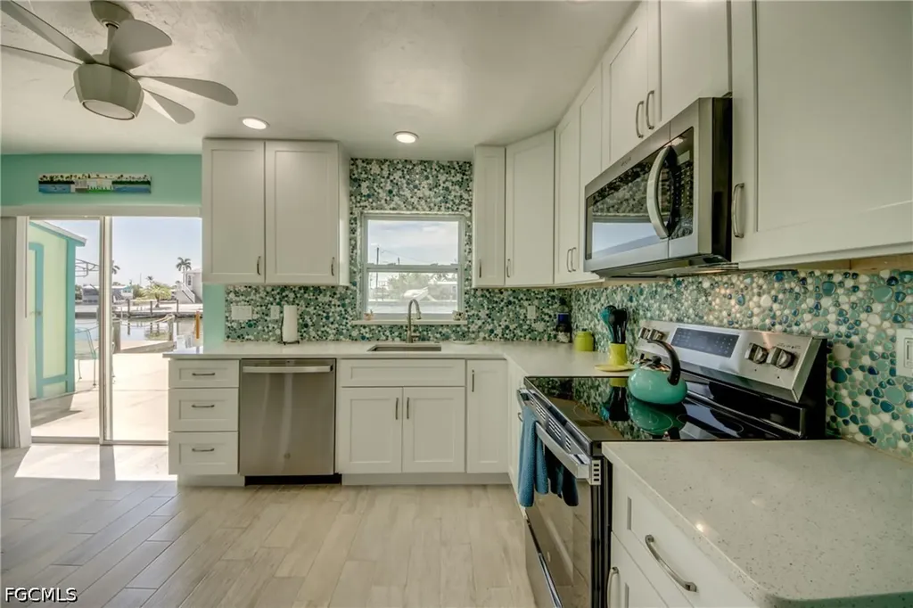 2567 Cay Cove Matlacha FL 33993