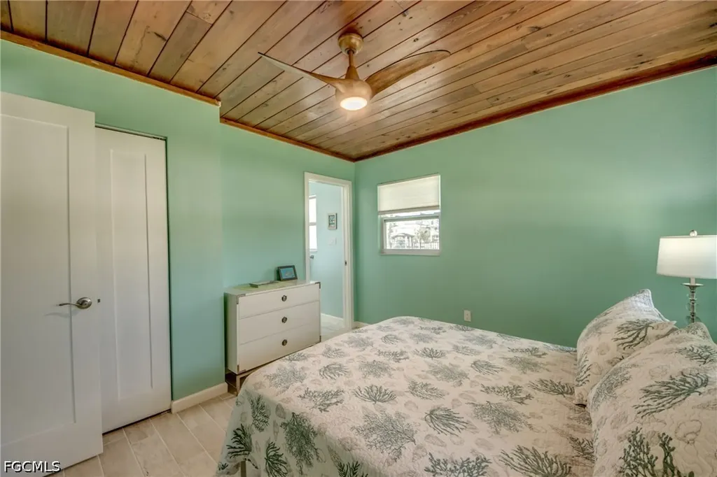 2567 Cay Cove Matlacha FL 33993