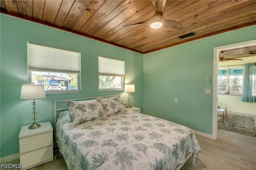 2567 Cay Cove Matlacha FL 33993