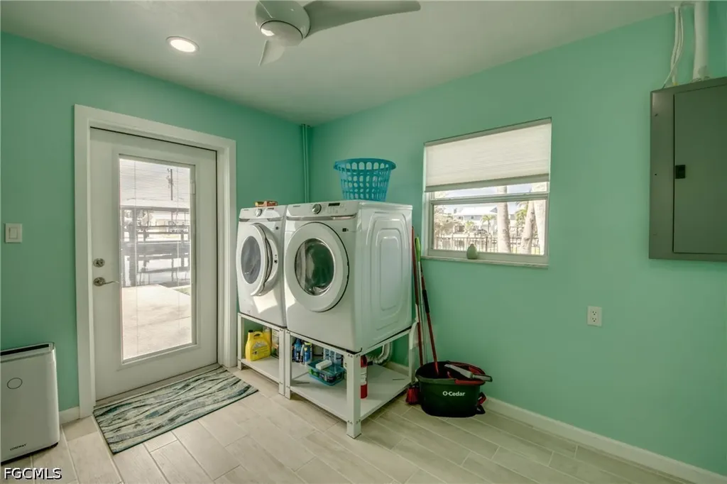 2567 Cay Cove Matlacha FL 33993