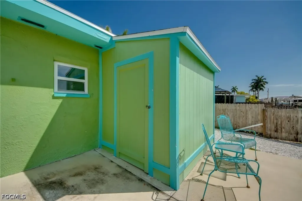 2567 Cay Cove Matlacha FL 33993