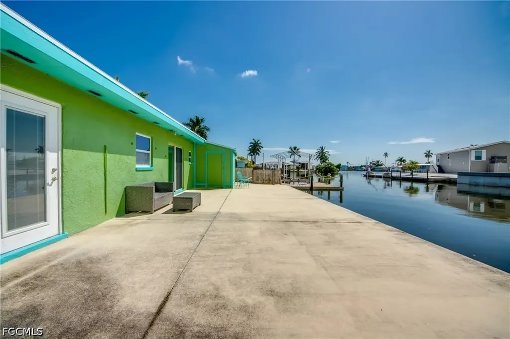 2567 Cay Cove Matlacha FL 33993