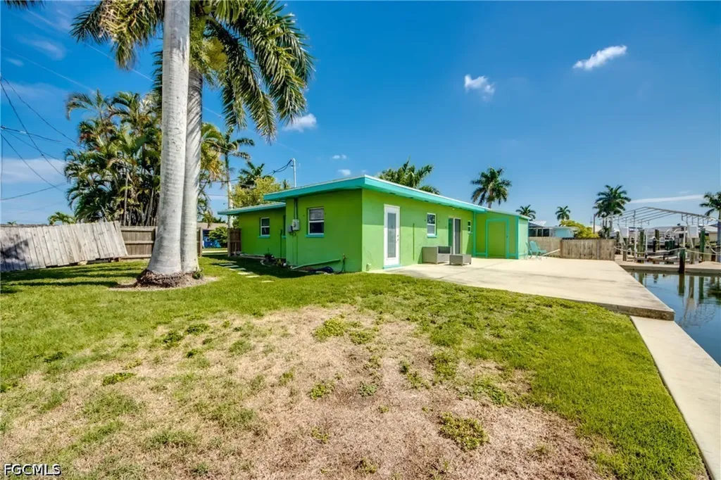 2567 Cay Cove Matlacha FL 33993