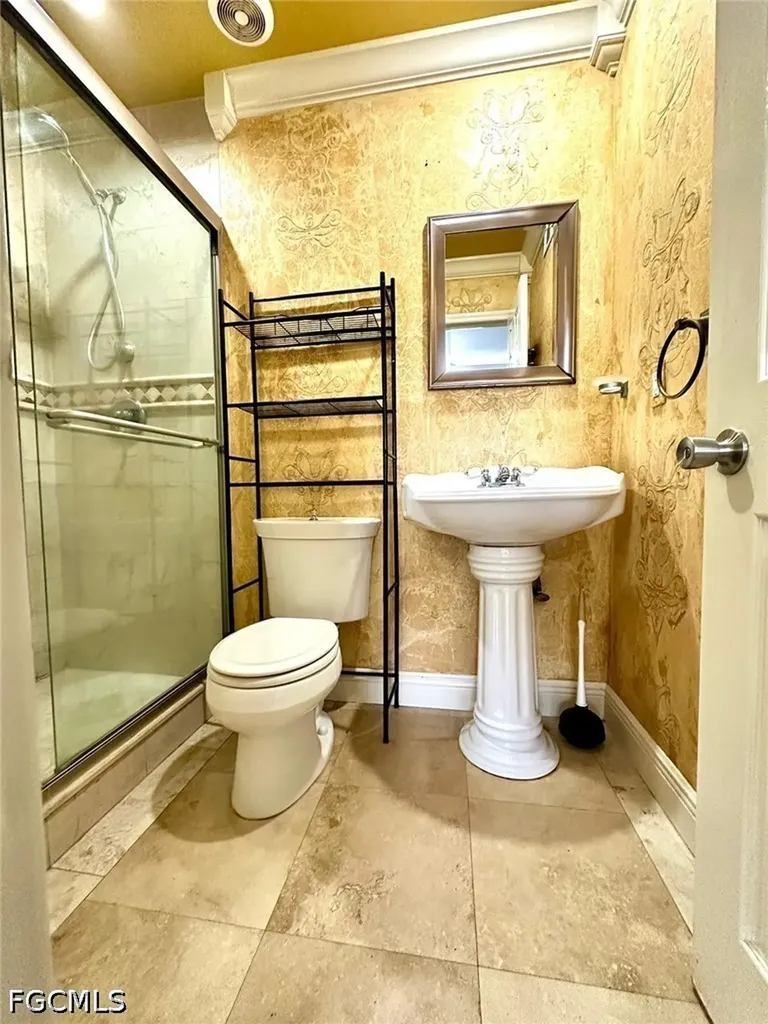 5826 Whiting Court Fort Myers FL 33919