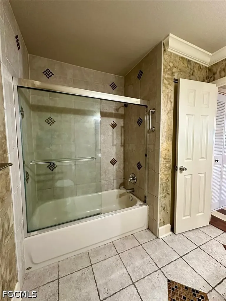 5826 Whiting Court Fort Myers FL 33919