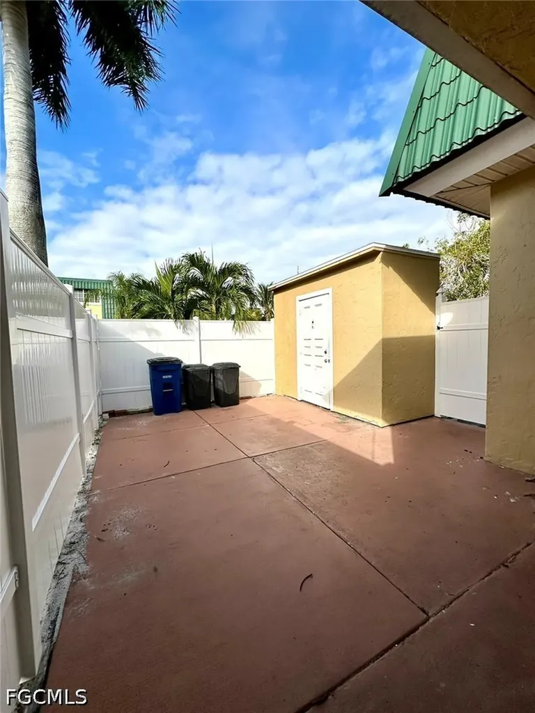 5826 Whiting Court Fort Myers FL 33919