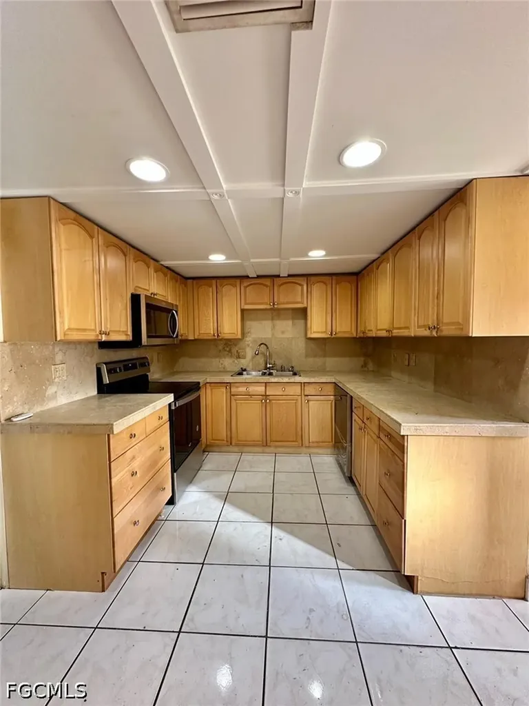 5826 Whiting Court Fort Myers FL 33919