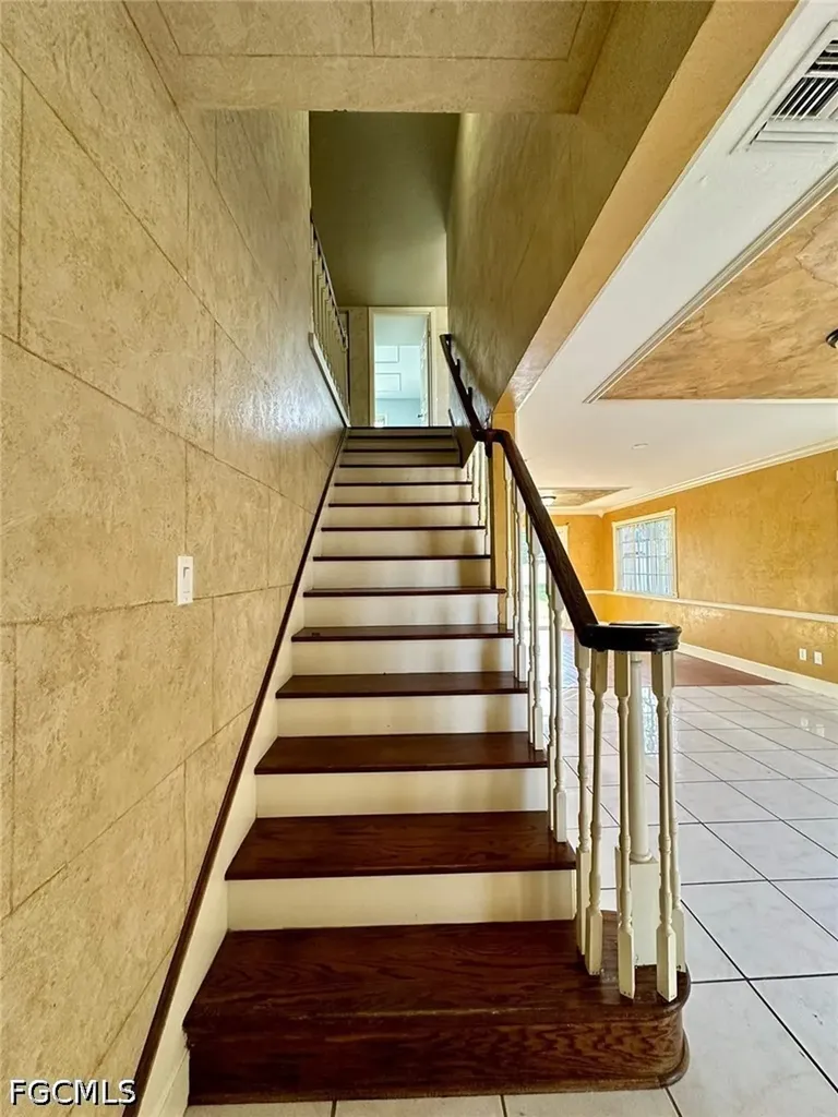 5826 Whiting Court Fort Myers FL 33919