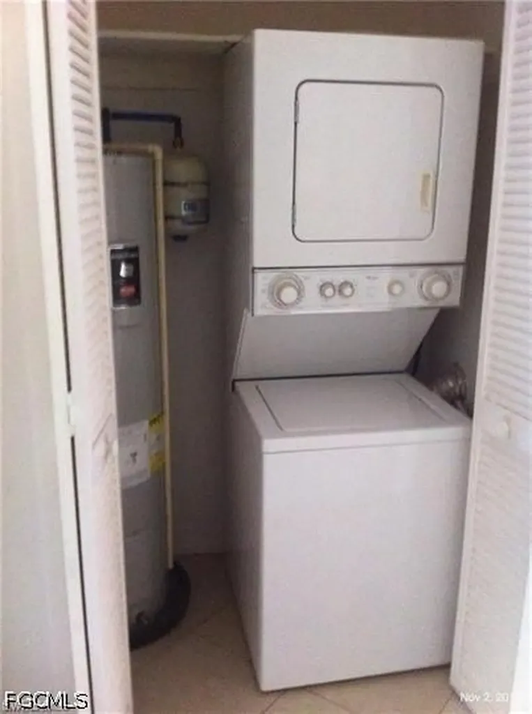 303 SW 3rd Place Cape Coral FL 33991