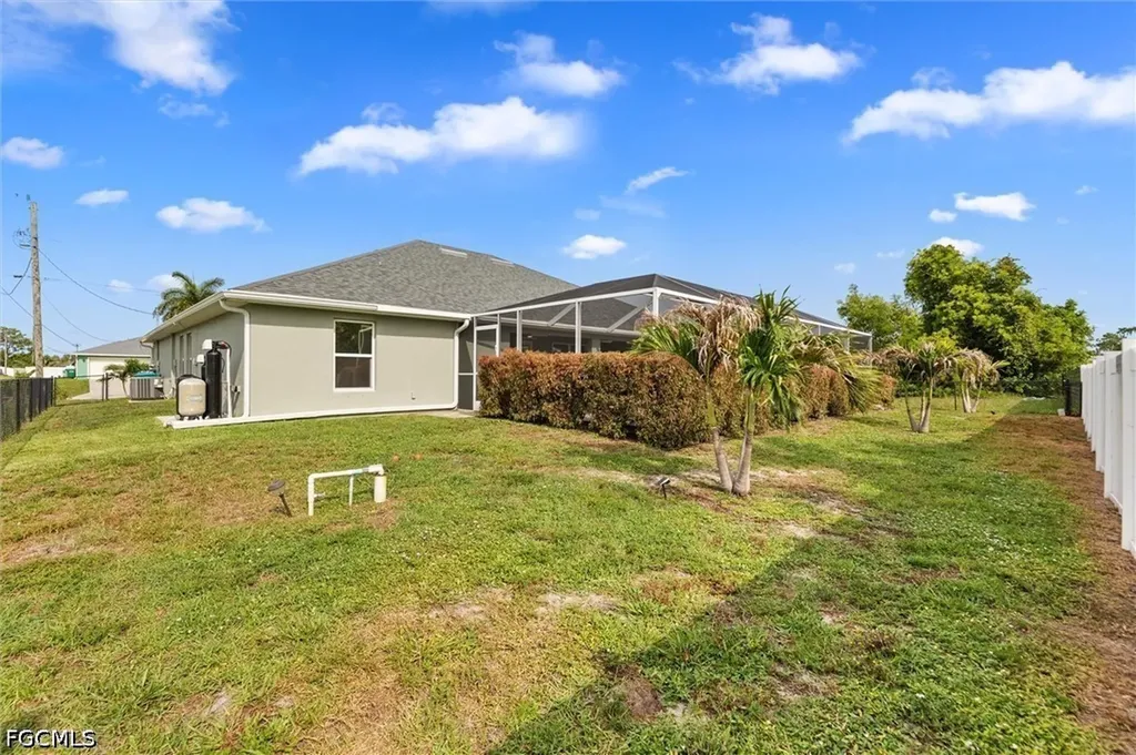 3225 NW 2nd Place Cape Coral FL 33993