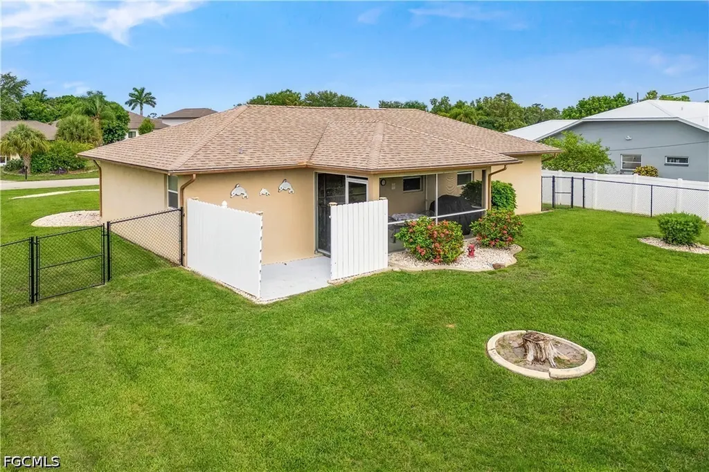 219 NE 7th Place Cape Coral FL 33909