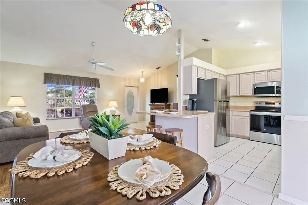 219 NE 7th Place Cape Coral FL 33909