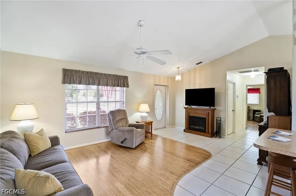 219 NE 7th Place Cape Coral FL 33909