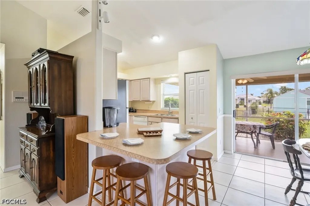 219 NE 7th Place Cape Coral FL 33909