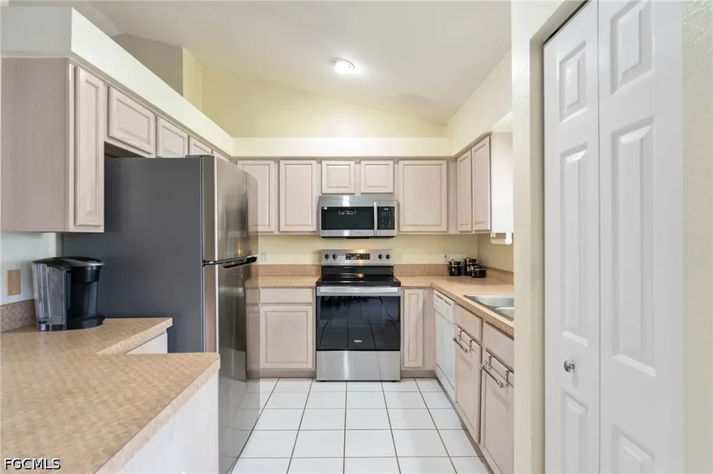 219 NE 7th Place Cape Coral FL 33909