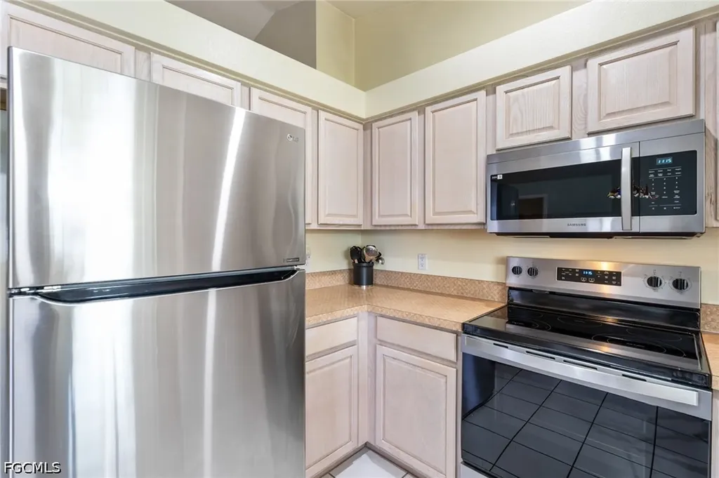 219 NE 7th Place Cape Coral FL 33909