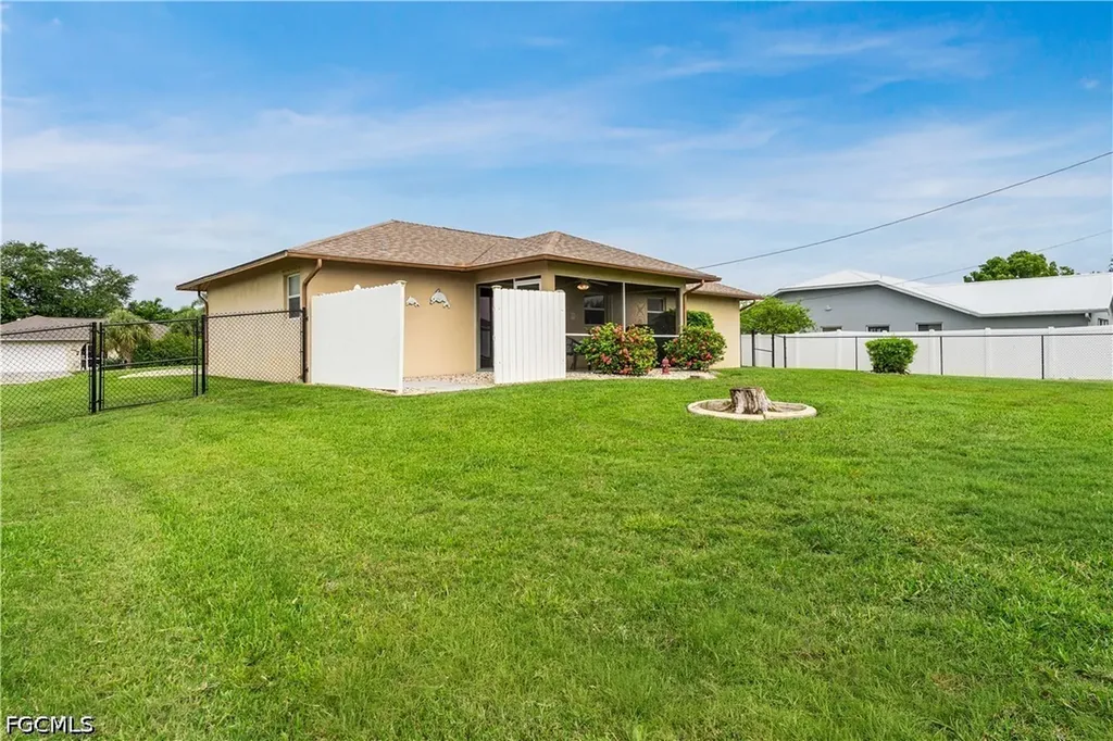 219 NE 7th Place Cape Coral FL 33909